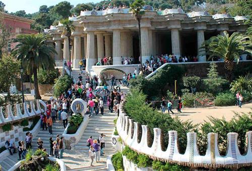 park-guell-escalinata-y-sala-hipostila.jpeg