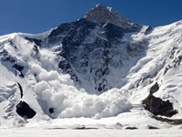 shutterstock_1225197823_Avalanche_lavīna.jpg