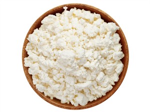 Shutterstock_2455492693_cottage cheese_biezpiens.jpg