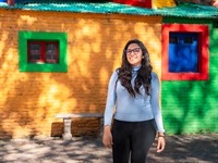 shutterstock_2529860767_Latina woman in Buenos Aires_Latīņu sieviete Buenosairesā.jpg