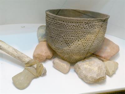 Shutterstock_521674444_earthen vessel_māla trauks.jpg