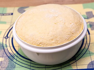 shutterstock_2719429939_yeast dough_rauga mīkla.jpg