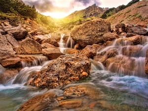 Shutterstock_1674390469_mountain river_kalnu upe.jpg