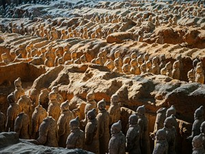 Bule Sky Studio Shutterstock_Terracotta Army__Terakotas armija.jpg