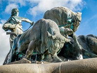 Dr. Victor Wong Shutterstock_Gefion Fountain_Gefiona strūklaka.jpg