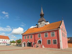 Shutterstock_582611722_Bauskas rātsnams.jpg