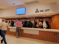 Natalya Likhina Shutterstock_cloakroom_ģērbtuve.jpg