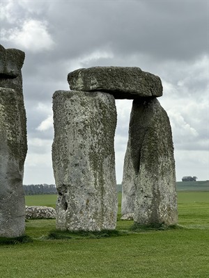 shutterstock_2477906919_kromlech_kromlehs.jpg