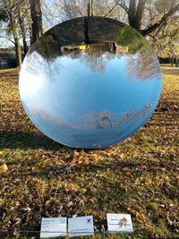 Adriana Iacob Shutterstock_mirror sphere_spoguļa sfēra.jpg