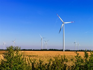 shutterstock_792883627_wind power plants_vēja parks.jpg