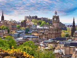 shutterstock_2593738257_Edinburgh Scotland_Edinburga Skotijā.jpg