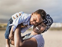 shutterstock_1963634422_African mother and little son_Āfrikāņu māte ar mazu dēlu.jpg