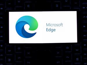 DANIEL CONSTANTE Shutterstock.jpg