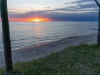 shutterstock_2804460361_Baltic Sea sunset_Saulriets virs Baltijas jūras.jpg