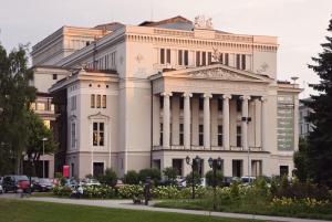 LV_Riga_Lettische_Nationaloper__Latvijas_Nacion__l___opera_.jpg