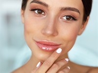 shutterstock_520099036_woman face_sievietes seja.jpg