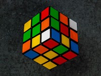 Shutterstock_2196728899_Rubik's Cube_kubiks rubiks.jpg