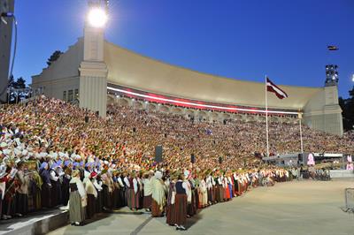 Zvaigžņu ceļā-autors Aivars Liepiņš-Foto no LNKC arhīva_2.jpg