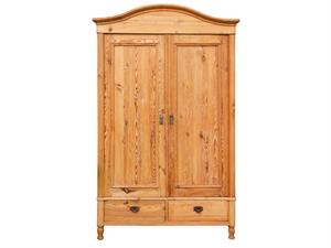 Shutterstock_1555573898_wooden wardrobe_koka skapis.jpg
