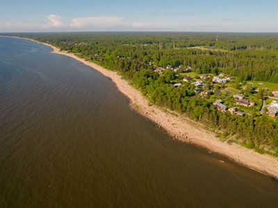 Marekidze Shutterstock_village Tuja near sea_Tujas ciemats pie jūras.jpg
