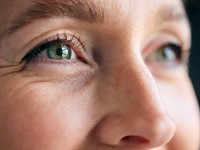 shutterstock_2456387603_woman eyes_sievietes acis.jpg