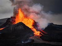 Shutterstock_2281396393_volcano_vulkāns.jpg