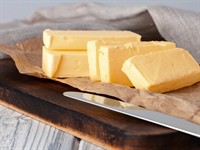Shutterstock_1743939113_butter_sviests.jpg