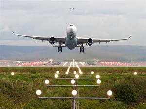 Shutterstock_69698047_plane taking off_lidmašīna paceļās.jpg