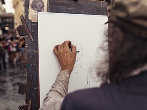 shutterstock_1122466538_artist_mākslinieks.jpg
