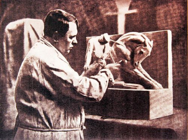 zāle ar jātnieku.png