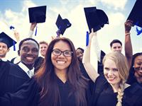 shutterstock_297919265_graduation_izlaidums.jpg