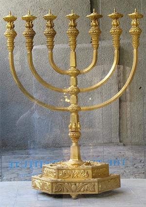 543px-menorah_0307.jpg