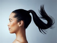shutterstock_2465373609_woman with ponytail_sieviete ar asti.jpg