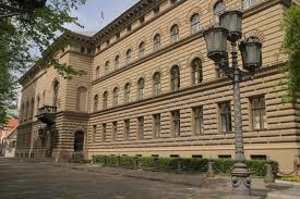 lejupielāde saeimas nams.jpg