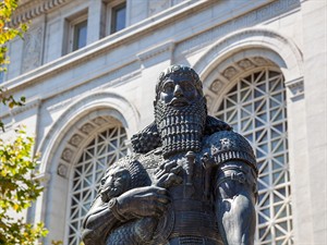 Philip Bird LRPS CPAGB Shutterstock_Ashurbanipal_Ašurbanipals.jpg