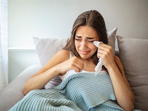 shutterstock_1790676437_woman crying_sieviete raud.jpg