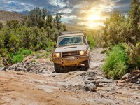 shutterstock_2094219268_off roading_braukšana pa bezceļiem.jpg