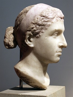 WIKI_20262406_Cleopatra_VII,_dalla_via_appia_tra_ariccia_e_genzano,_40-30_ac_ca._01.JPG