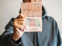 shutterstock_2191449089_Russian foreign passport_Krievijas pase ar vīzām.jpg