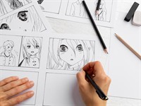 shutterstock_2047451918_artist draws anime comics_mākslinieks zimē komiksu.jpg