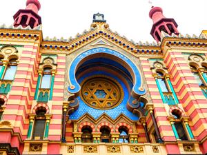 Shutterstock_275645909_Synagogue of Prague_Prāgas sinagoga.jpg