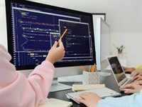 Shutterstock_2784424463_school computer lab_skolas datorlaboratorija.jpg
