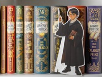 Kittyfly Shutterstock_Harry Potter books_Harija Potera grāmatas.jpg