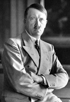 WIKI_20252603_Adolf_Hitler_Berghof-1936.jpg