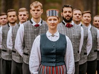 shulers Shutterstock_traditional Latvian attire_Latviešu tautastērps.jpg
