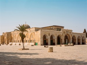 shutterstock_2176214185_Al-Aqsa Mosque_Aksas mošeja.jpg