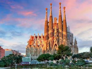TTstudio Shutterstock_sagrada familia.jpg