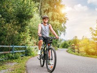 Shutterstock_2155245621_ride bicycle_braukt ar velosipēdu.jpg