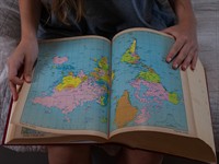 shutterstock_2493500551_Atlas_Ģeogrāfiskais atlants.jpg