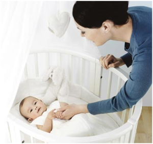 bērns šūpulī.png